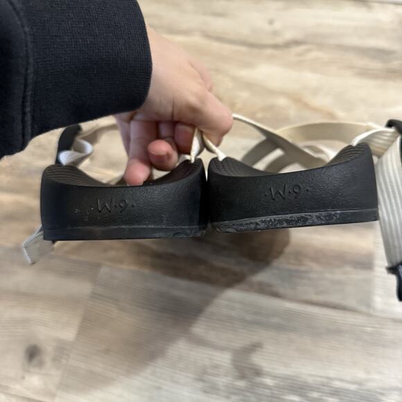 Chaco Tegu Women’s Sandals White Black Adjustable Outdoor Hiking Size 9 - Picture 6 of 10